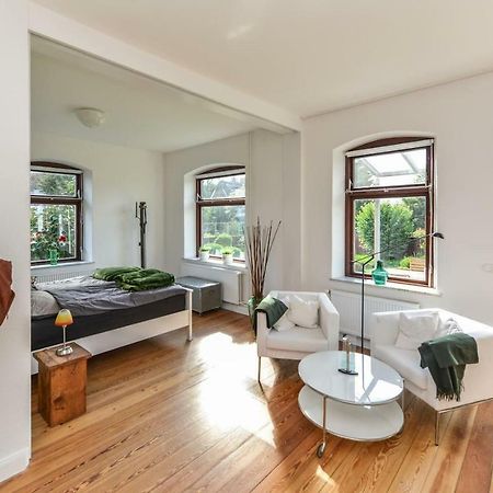 Kanalvilla - Urlaub Am Nord-Ostseekanal - Zwei Ferienwohnungen Im Angebot- Eine Im Dachgeschoss Und Eine Wohnung Mit Garten Sehestedt  Luaran gambar