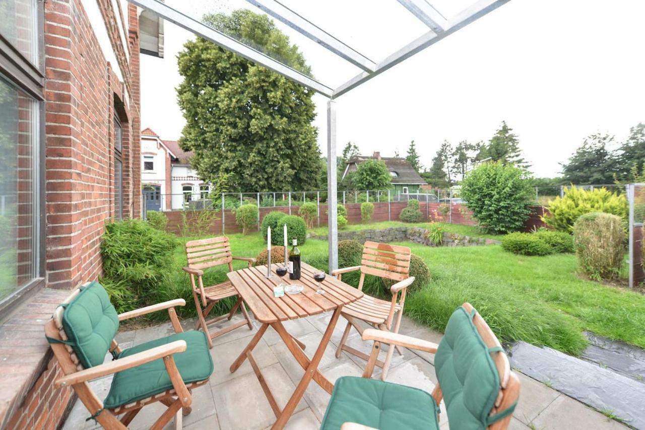 Kanalvilla - Urlaub Am Nord-Ostseekanal - Zwei Ferienwohnungen Im Angebot- Eine Im Dachgeschoss Und Eine Wohnung Mit Garten Sehestedt  Luaran gambar