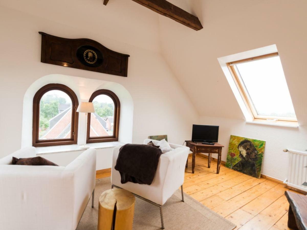Kanalvilla - Urlaub Am Nord-Ostseekanal - Zwei Ferienwohnungen Im Angebot- Eine Im Dachgeschoss Und Eine Wohnung Mit Garten Sehestedt  Luaran gambar