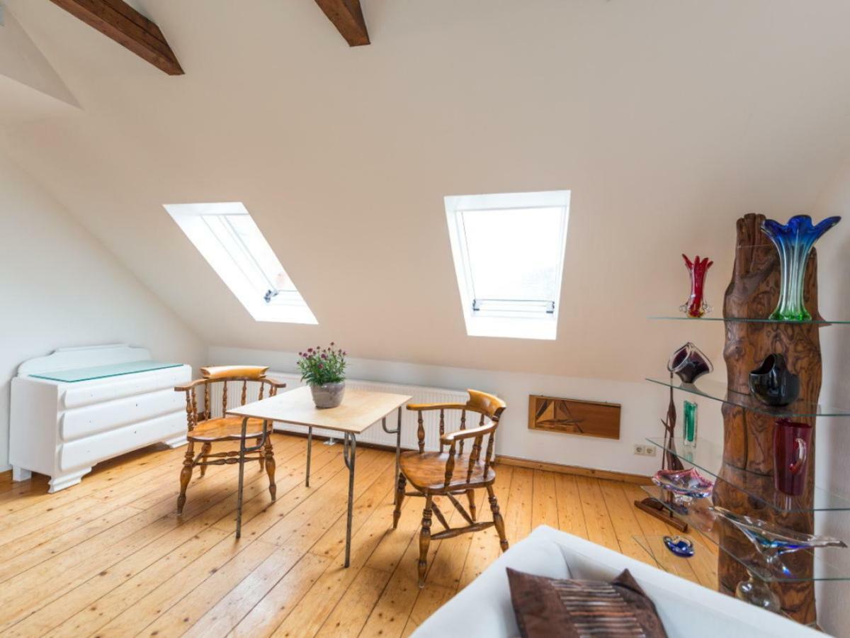 Kanalvilla - Urlaub Am Nord-Ostseekanal - Zwei Ferienwohnungen Im Angebot- Eine Im Dachgeschoss Und Eine Wohnung Mit Garten Sehestedt  Luaran gambar