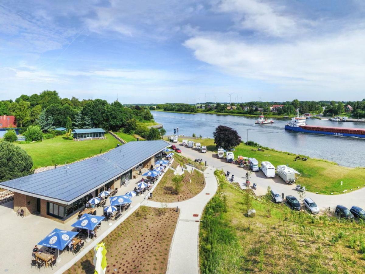 Kanalvilla - Urlaub Am Nord-Ostseekanal - Zwei Ferienwohnungen Im Angebot- Eine Im Dachgeschoss Und Eine Wohnung Mit Garten Sehestedt  Luaran gambar